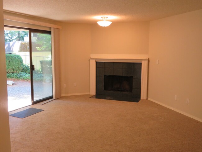 Building Photo - Totem Lake Cute 1bed/1bath ground floor Co...