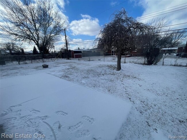 Building Photo - 34639 Richard O Dr