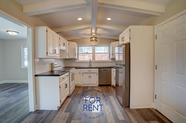 Building Photo - 5093 Spinning Wheel Dr