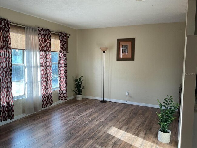 Building Photo - 3680 Whiting Dr SE