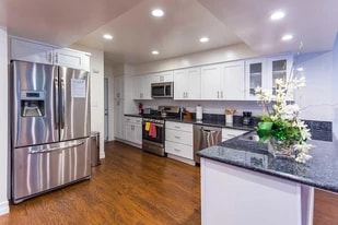 Building Photo - 3333 Hickok Pl