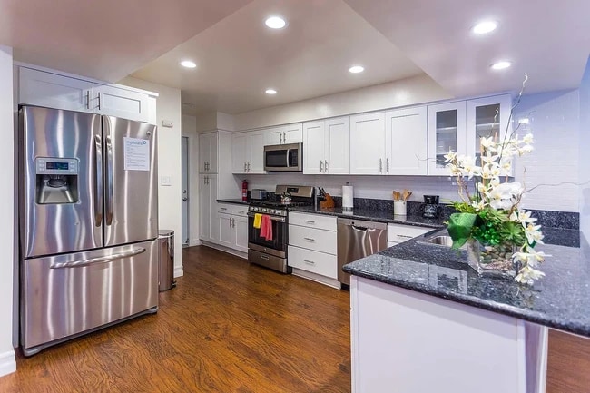 Building Photo - 3333 Hickok Pl