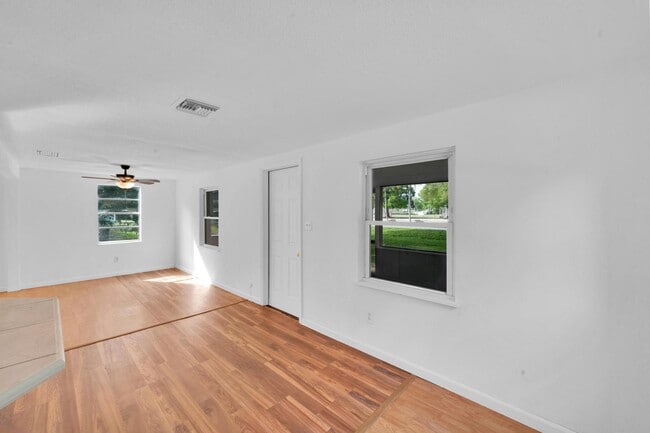 Building Photo - 4851 Kirby Loop Rd