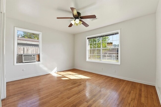 Building Photo - 7138 Mobud Dr