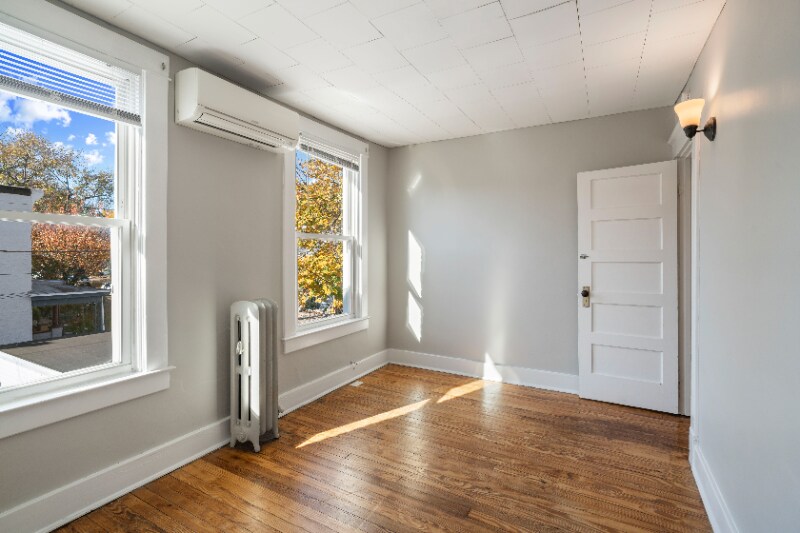 Building Photo - 3710 Chestnut Ave