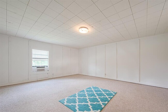 Building Photo - 5115 Kingfisher Dr