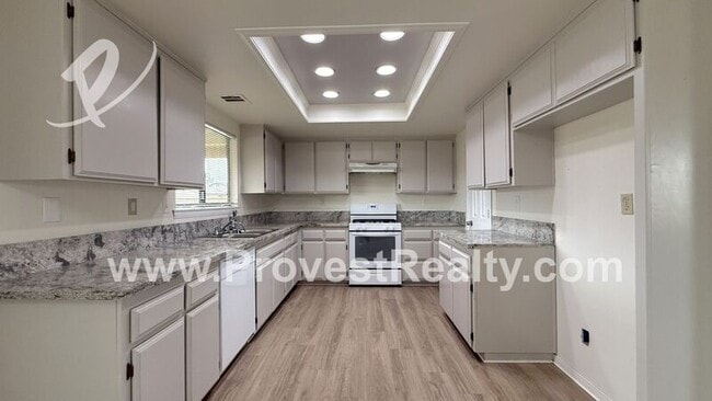 Building Photo - 14498 Amador Ct