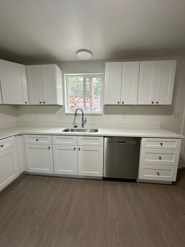 Building Photo - 1076 Virginia Cir