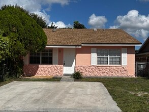 Building Photo - 3919 Wilshire St