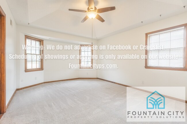 Building Photo - 807 Laurel Ave