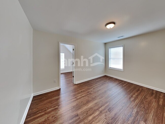 Building Photo - 303 Millpond Pkwy