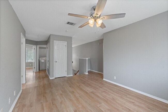 Building Photo - 5017 Cleves St