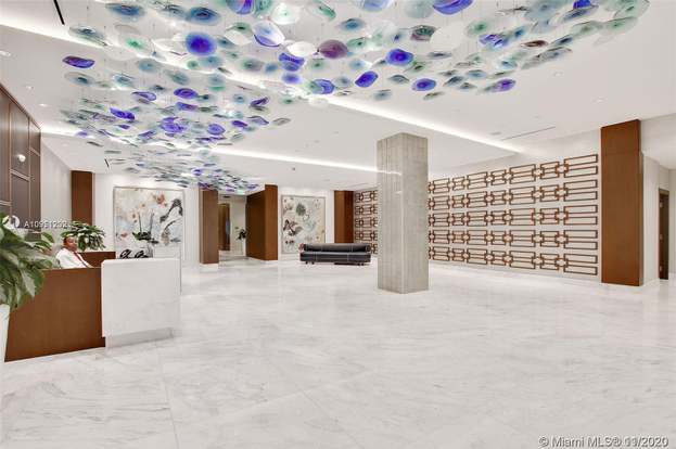Building Photo - 10155 Collins Ave