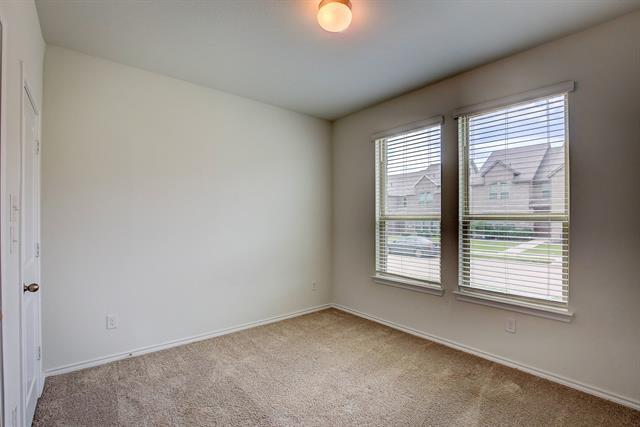 Building Photo - 424 Milverton Dr