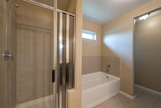 Building Photo - 17035 Wilthorne Gardens Ct