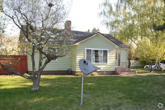 Primary Photo - 2401 River Rd