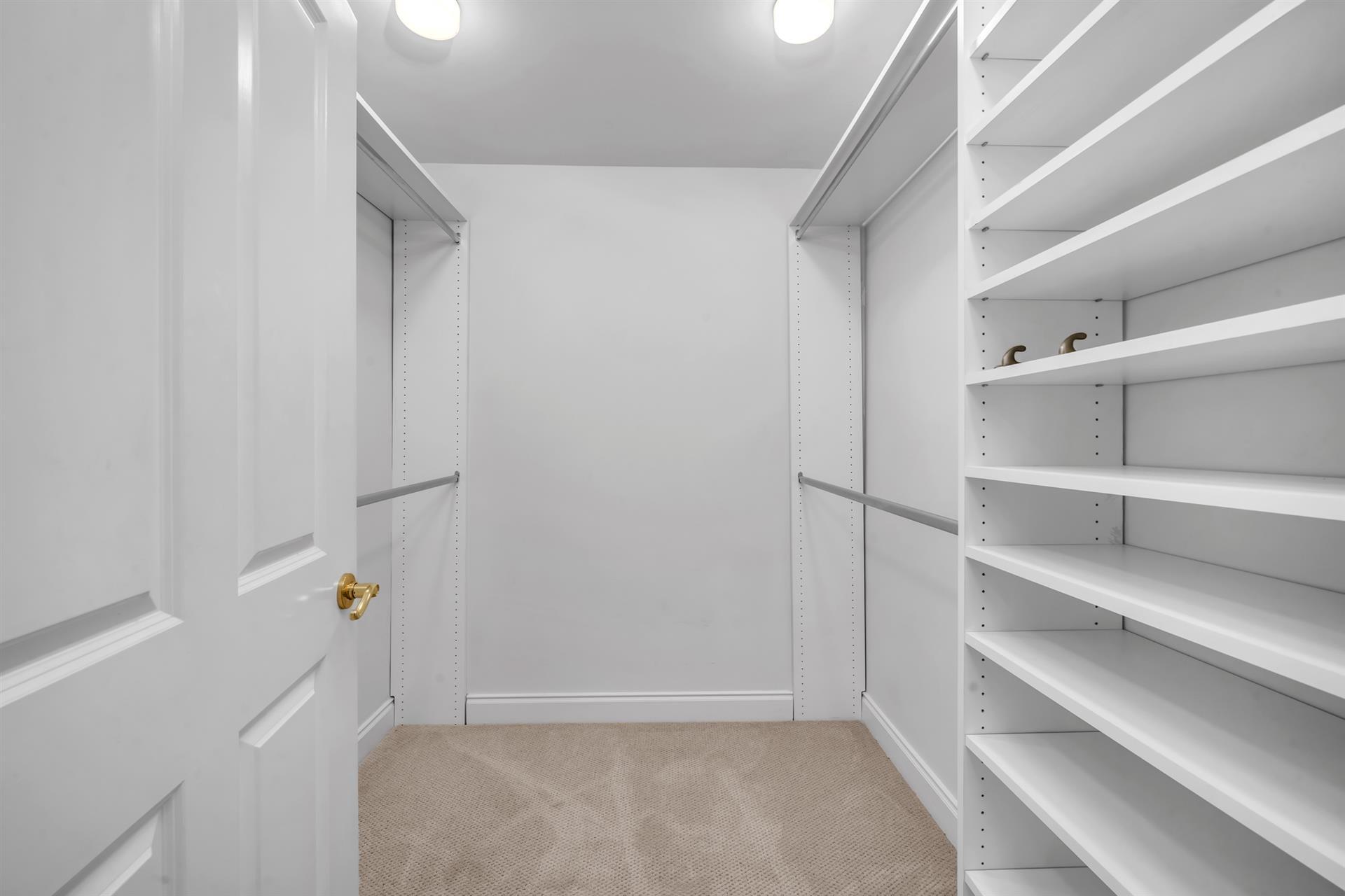 Building Photo - 11847 Gorham Ave