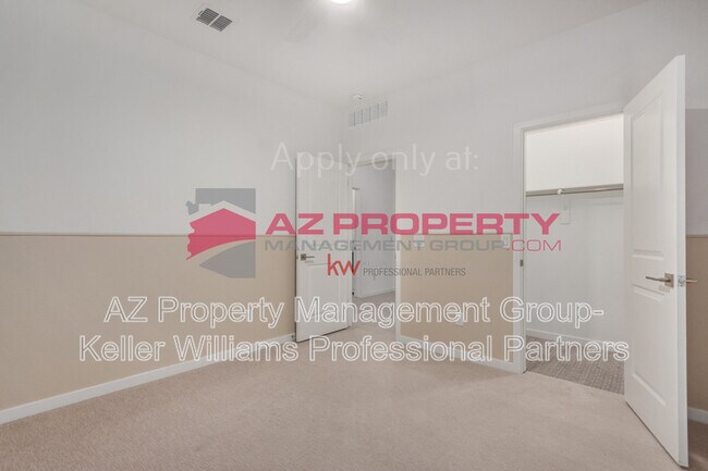 Building Photo - 14031 W Pershing St