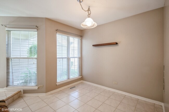 Building Photo - 707 Clover Hill Ct