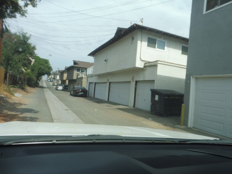 alley access - 2613 Andover Ave