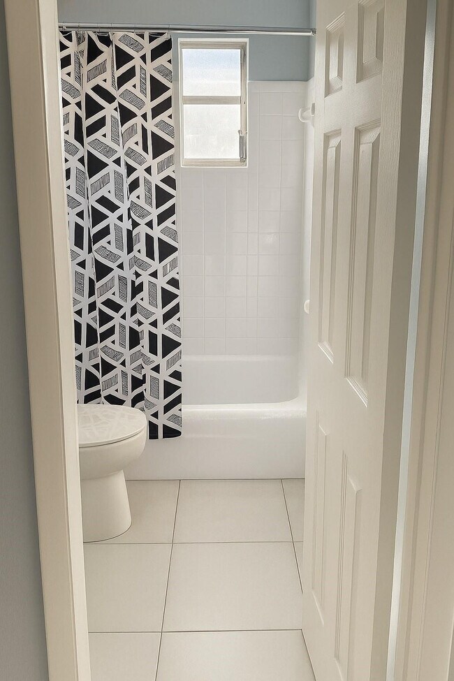 Building Photo - 7221 Venetian St