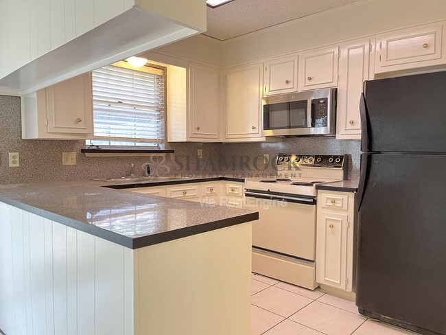 Building Photo - 6815 Old Briarstown Dr