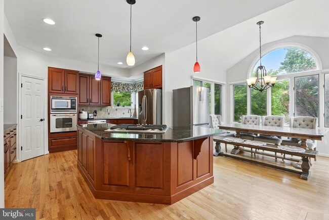 Building Photo - 2868 Pebble Beach Dr