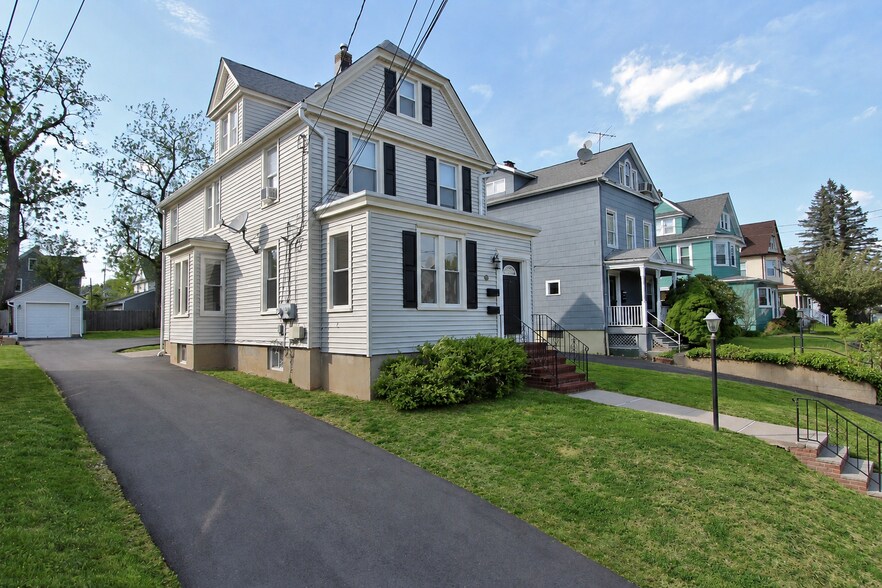 Building Photo - 552 Cumberland St