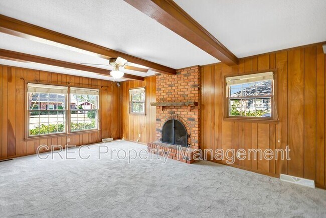 Building Photo - 321 Shaftesbury Ln