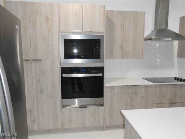 Building Photo - 6033 Kumquat Cir