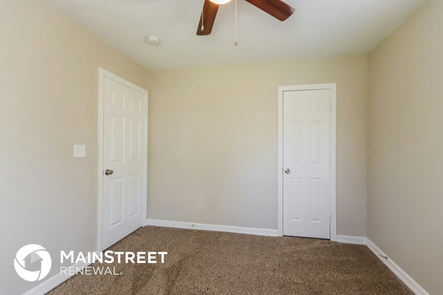 Building Photo - 8006 Lynette St