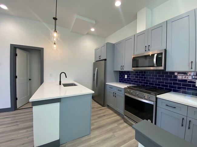 Building Photo - 3569 S Pennsylvania St