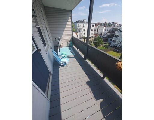 Building Photo - 223 Maverick St