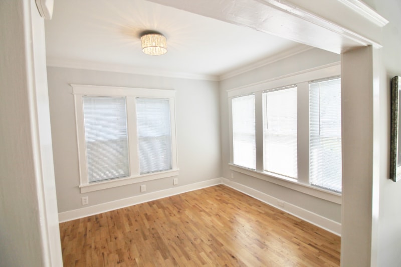 Building Photo - 1711 Villa Pl
