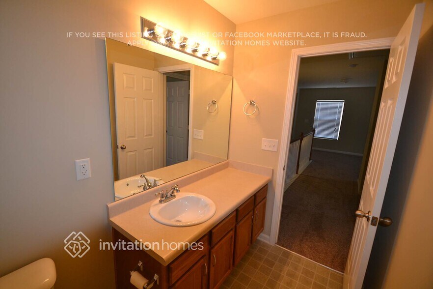 Building Photo - 245 Georgetowne Dr