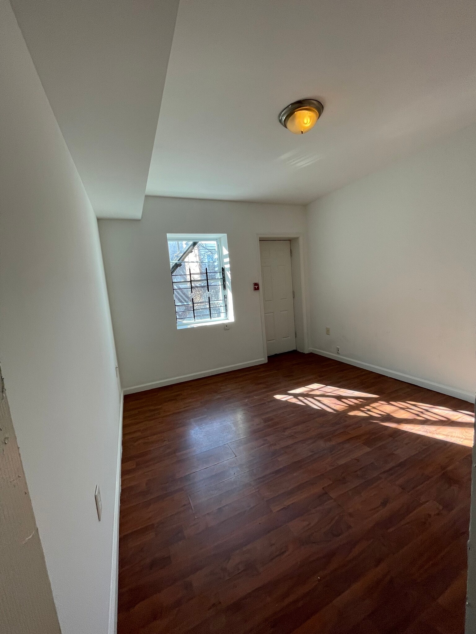 Building Photo - 6006 Chestnut St