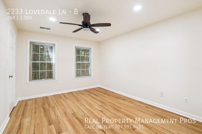 Building Photo - 2233 Lovedale Ln