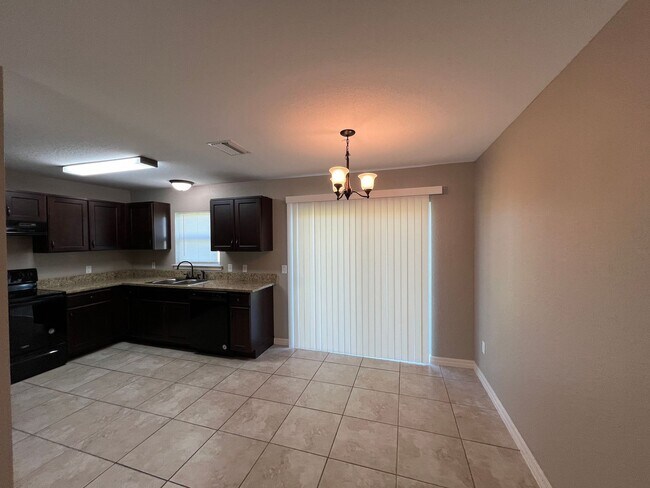 Building Photo - AMAZING 3 BD/2BA Home in Beautiful Ocala!!!