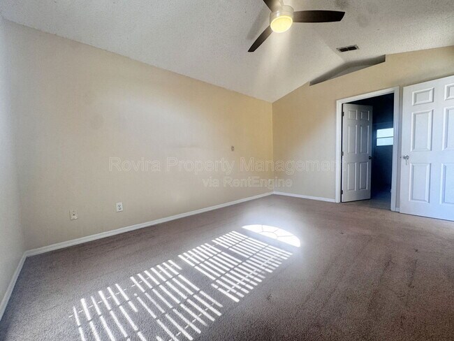 Building Photo - 116 Barrington Dr