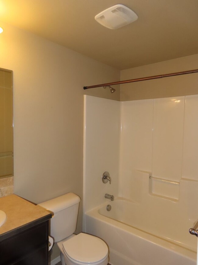 Building Photo - 61150 Snowbrush Dr