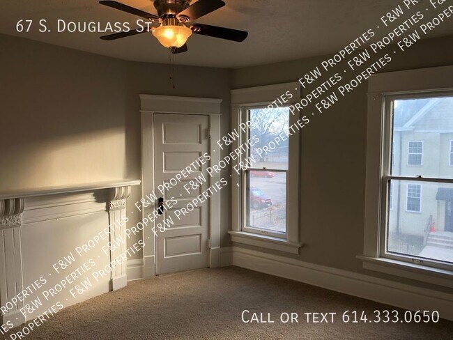 Building Photo - 67 S Douglass St