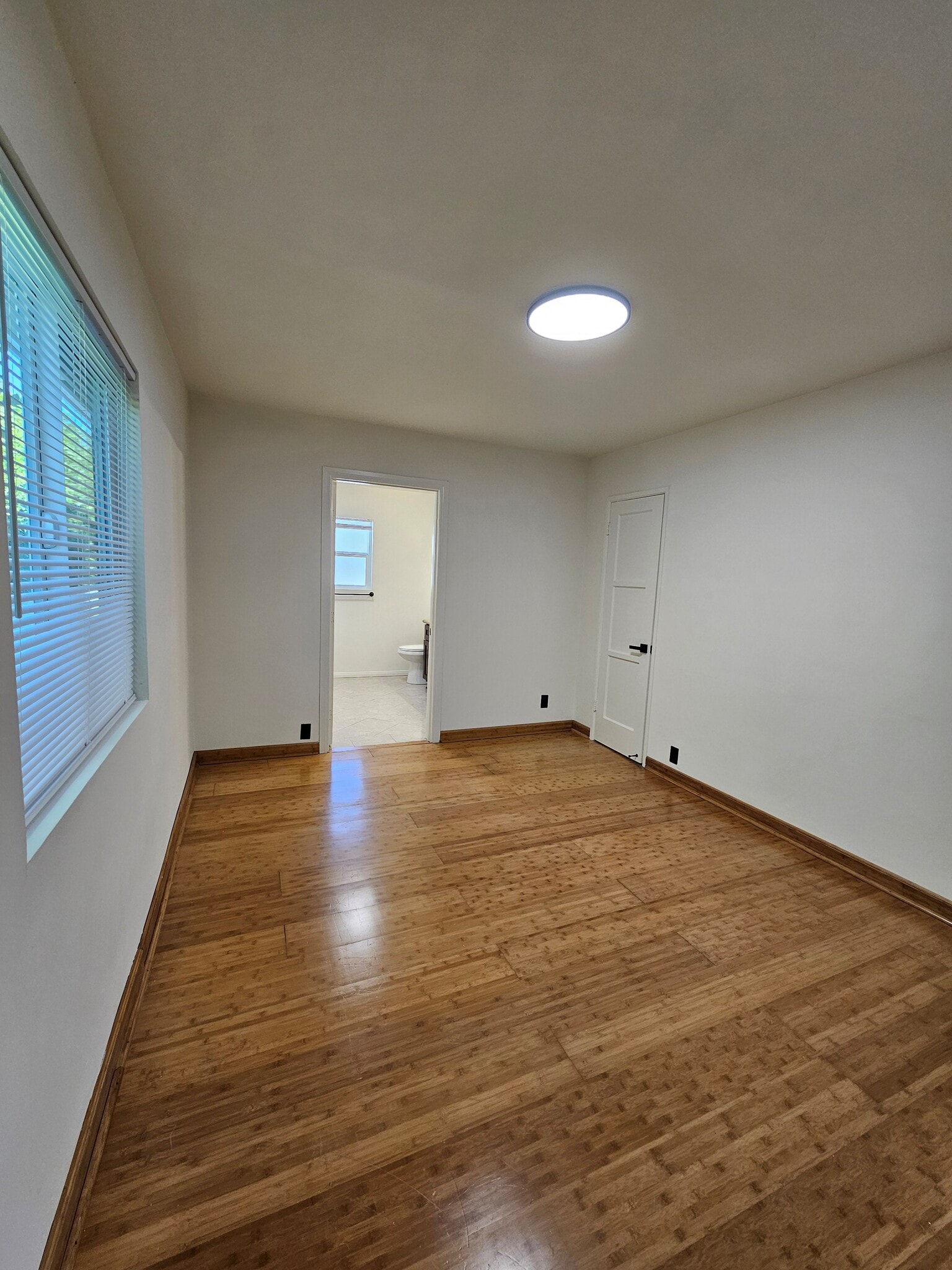 Building Photo - 2942 Midvale Ave