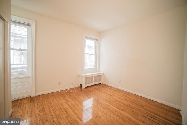 Building Photo - 2108 Pine St