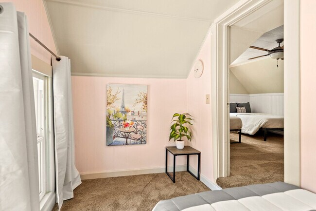 Building Photo - 4955 Hidden Hollow Rd