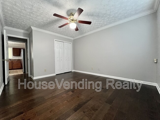 Building Photo - 9735 Hawkdale Ln