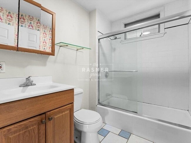 Building Photo - 31 Moore St