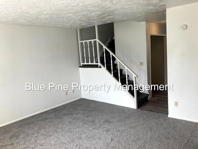 Building Photo - 335 E 15th St