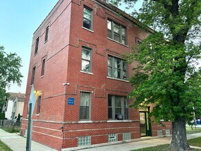 Building Photo - 1500 48th Ct