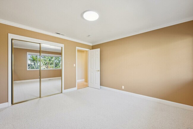 Building Photo - 114 San Marino Dr