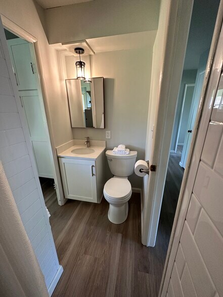 Building Photo - 201 Sherwood Dr